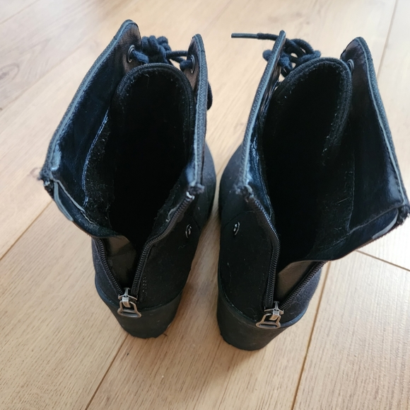 Black heel booties - Picture 2 of 4